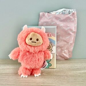 Smoko Hank Yeti Goes Pastel Plush Pendant - Coral